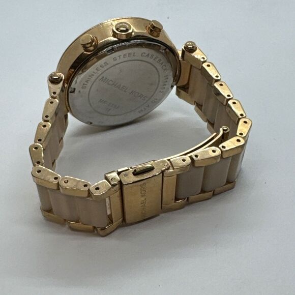 Michael Kors Parker MK5896 Women Rose Gold Analog Dial Quartz Wrist Watch JNA390